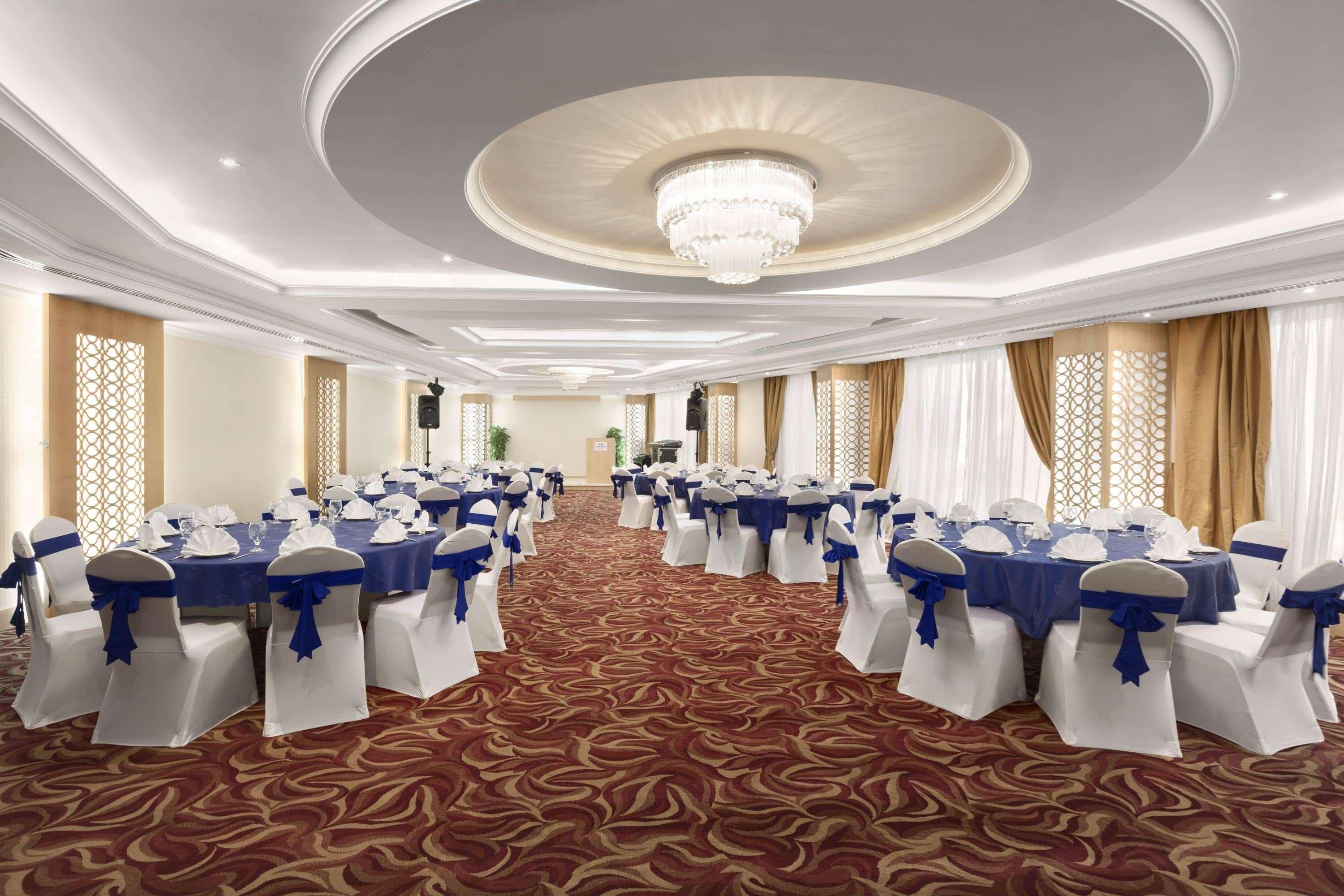 Howard Johnson Bur Dubai Exterior photo
