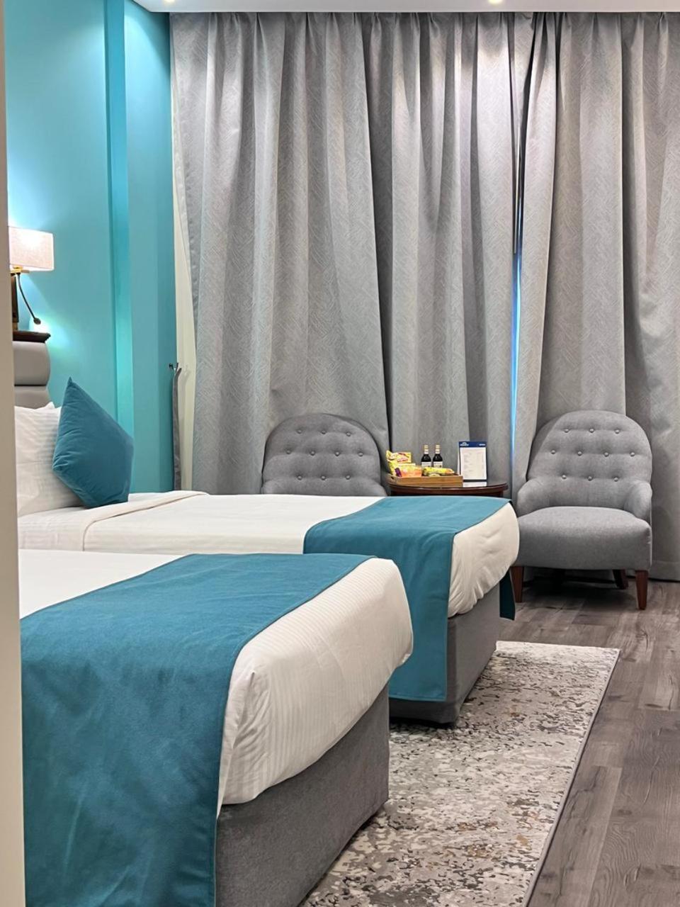 Howard Johnson Bur Dubai Exterior photo
