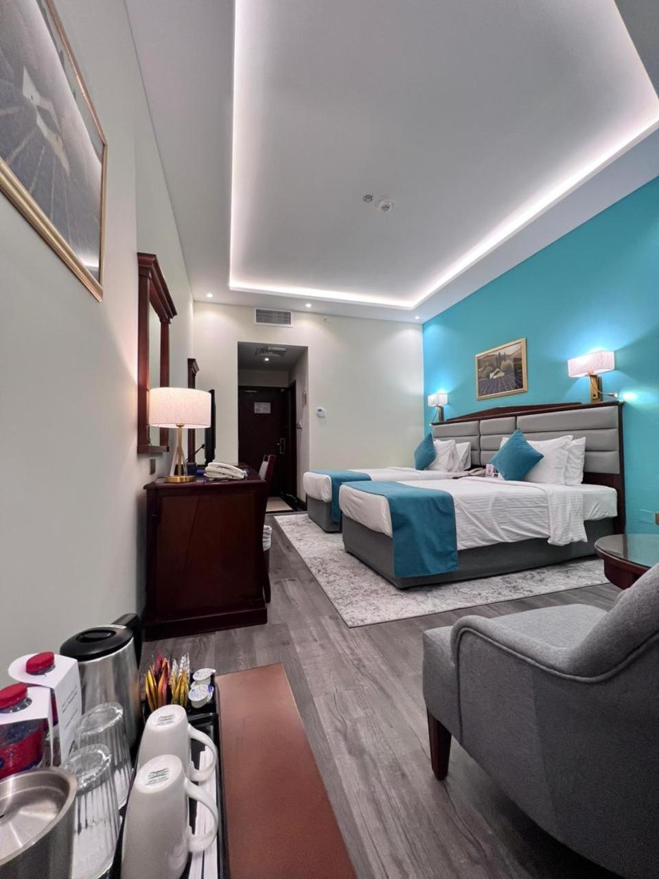 Howard Johnson Bur Dubai Exterior photo