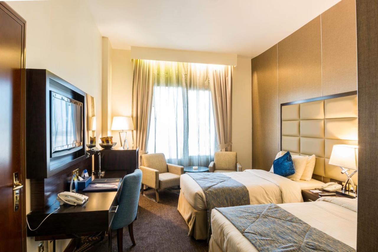 Howard Johnson Bur Dubai Exterior photo