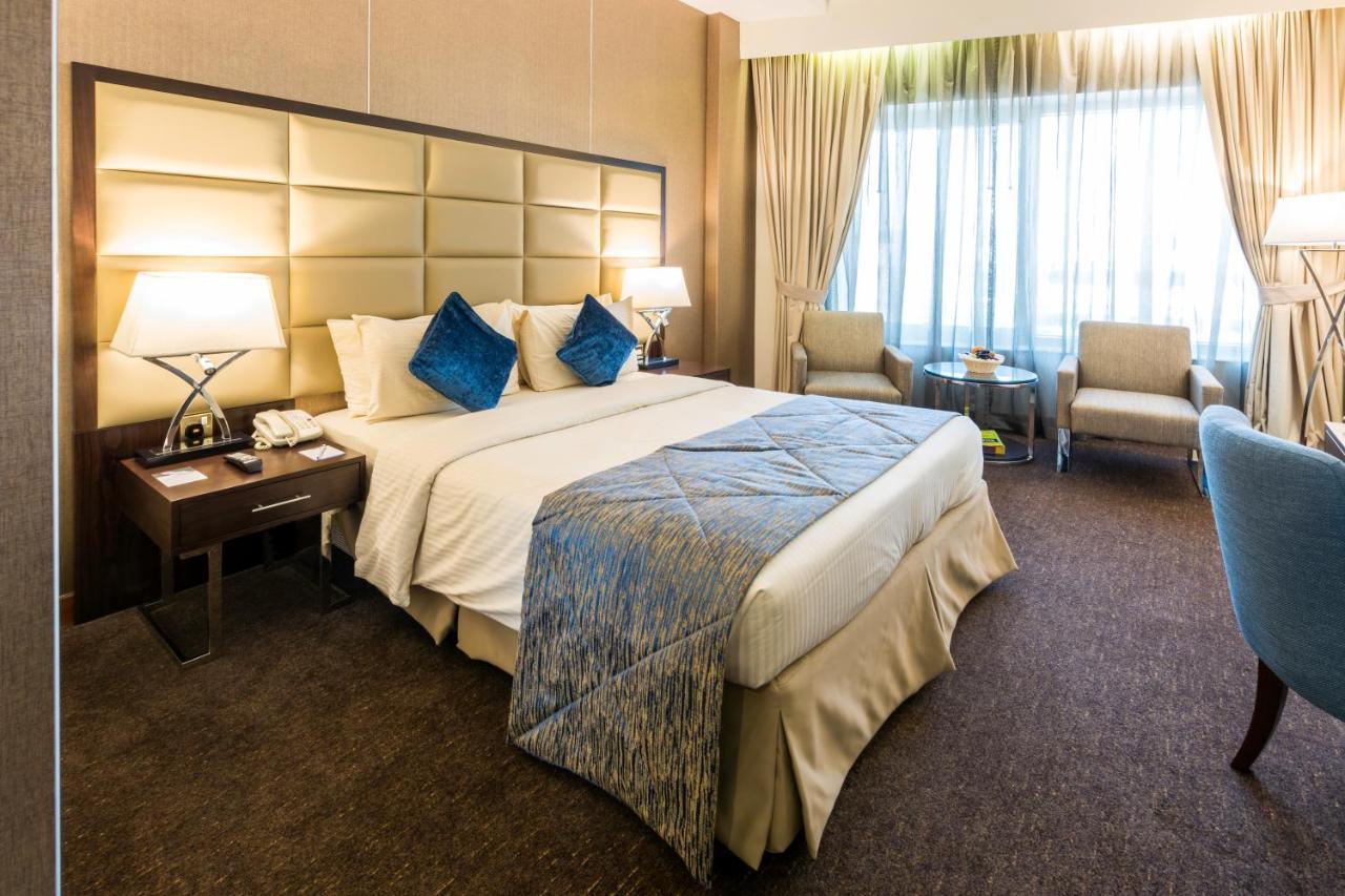 Howard Johnson Bur Dubai Exterior photo