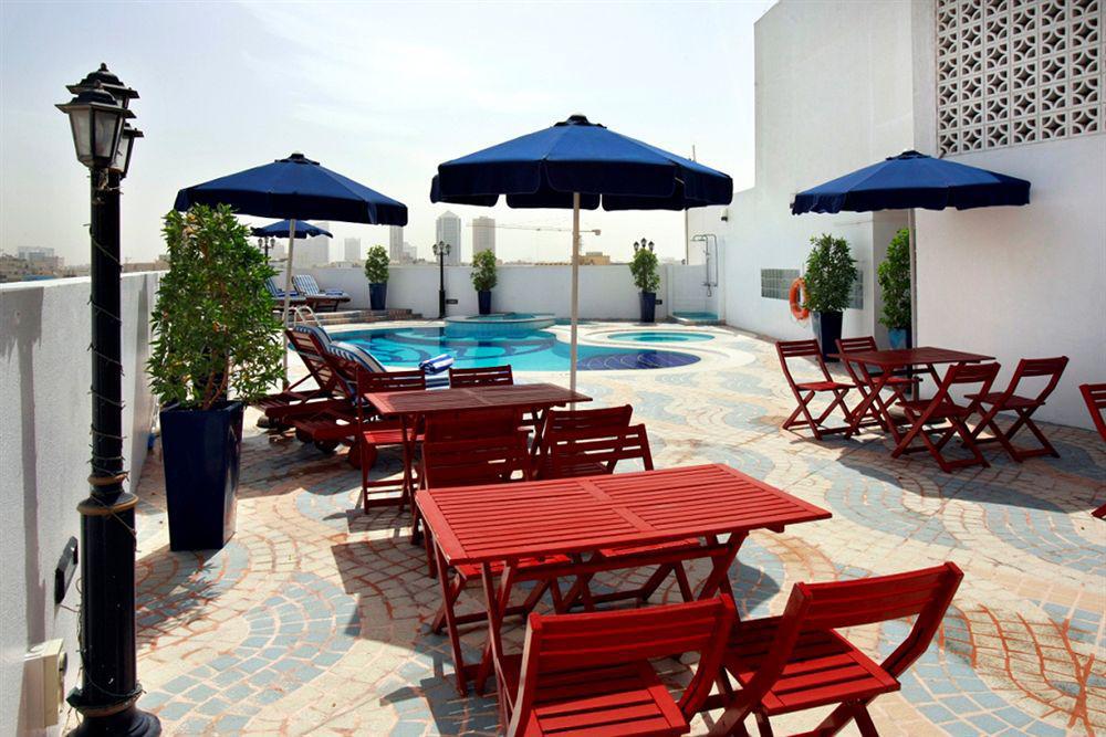 Howard Johnson Bur Dubai Exterior photo